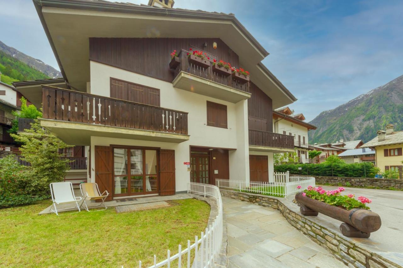 Casa Julie - Accogliente Rifugio Nella Quiete - Cour 0157 Apartment Курмайор Екстериор снимка