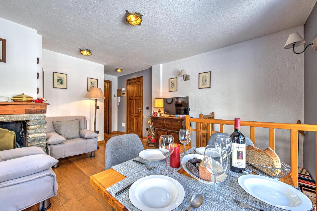Casa Julie - Accogliente Rifugio Nella Quiete - Cour 0157 Apartment Курмайор Екстериор снимка
