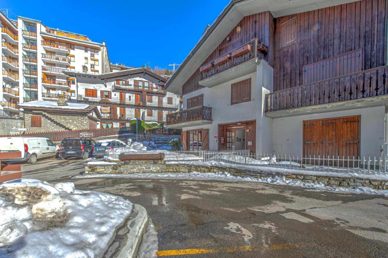 Casa Julie - Accogliente Rifugio Nella Quiete - Cour 0157 Apartment Курмайор Екстериор снимка